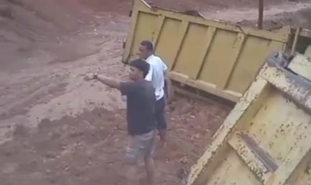 Diduga Aktivitas Galian C Ilegal, Lahan HPT di Inhu Longsor