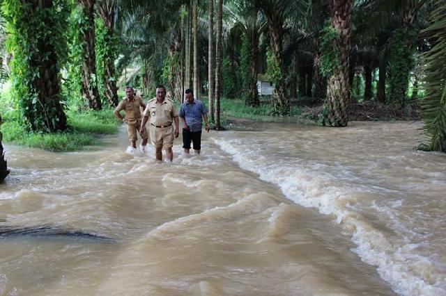 Aparat Desa Pasir Ringgit Bentuk Posko Banjir