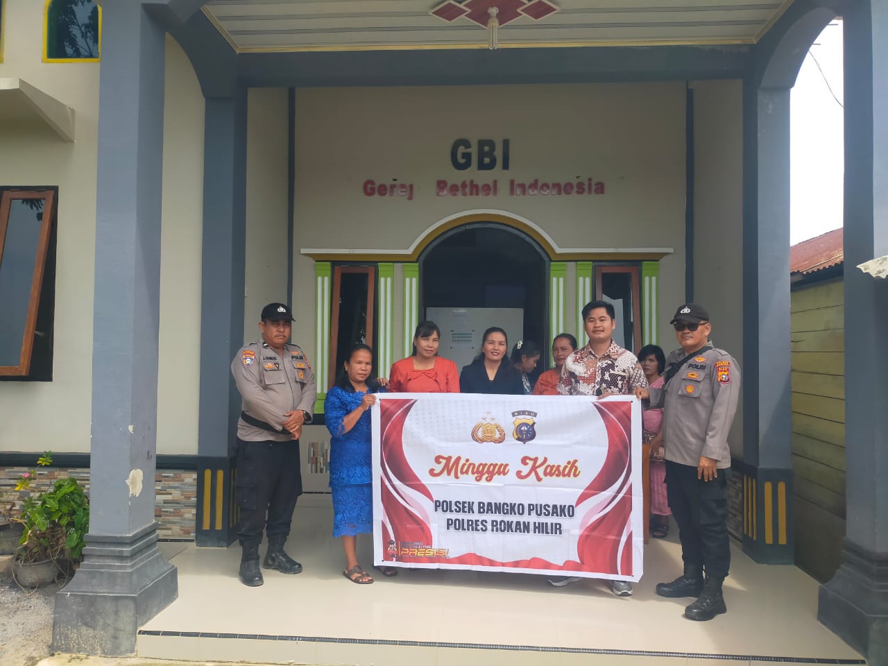 Polsek Bangko Pusako Gelar Minggu Kasih di Gereja Bethel Indonesia