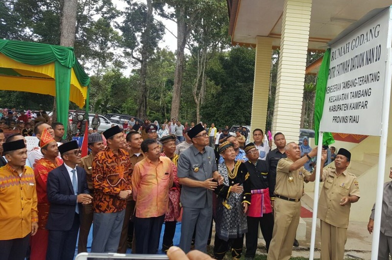 Diresmikan Gubri, Keinginan Masyarakat Adanya Balai Adat Akhirnya Terwujud