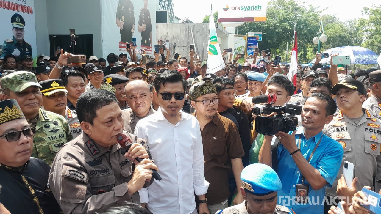 Terima Perwakilan Aksi, Kajati Sutikno: Saya Bagian dari Masyarakat Riau