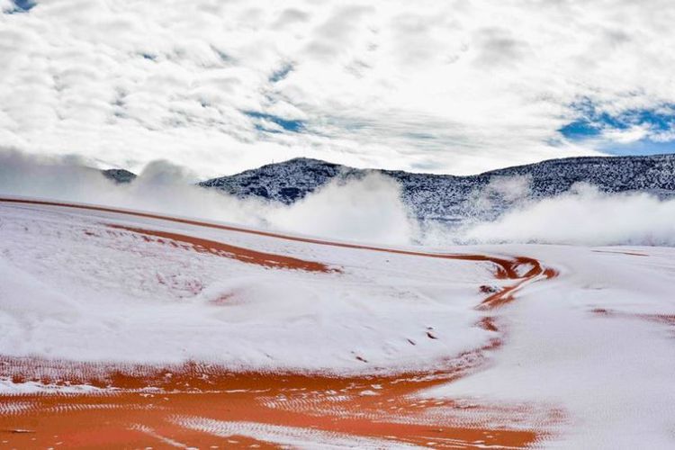 Salju Tebal Selimuti Gurun Sahara untuk Kedua Kalinya dalam 40 Tahun