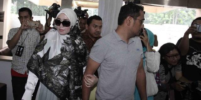 Polisi seharusnya cari dulu penyebar chat Rizieq-Firza