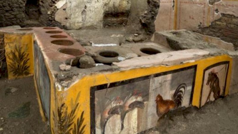 Kedai Makanan Berusia 2.000 Tahun Ditemukan di Pompeii