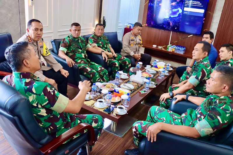 Kunjungan Silaturahmi Danrem 031 Wirabima di Polresta Pekanbaru Perkuat Sinergi Jelang Pilkada 2024