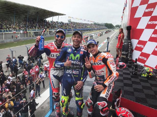 Juara MotoGP Belanda 2017, Rossi Raih Kemenangan Perdana