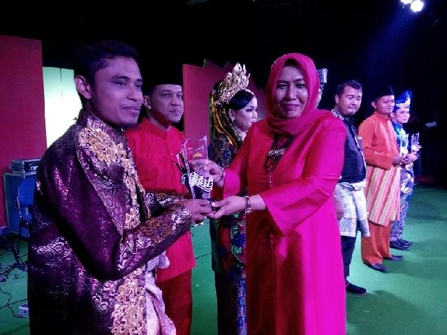 Kuansing Juara Umum Parade Lagu Daerah Nusantara