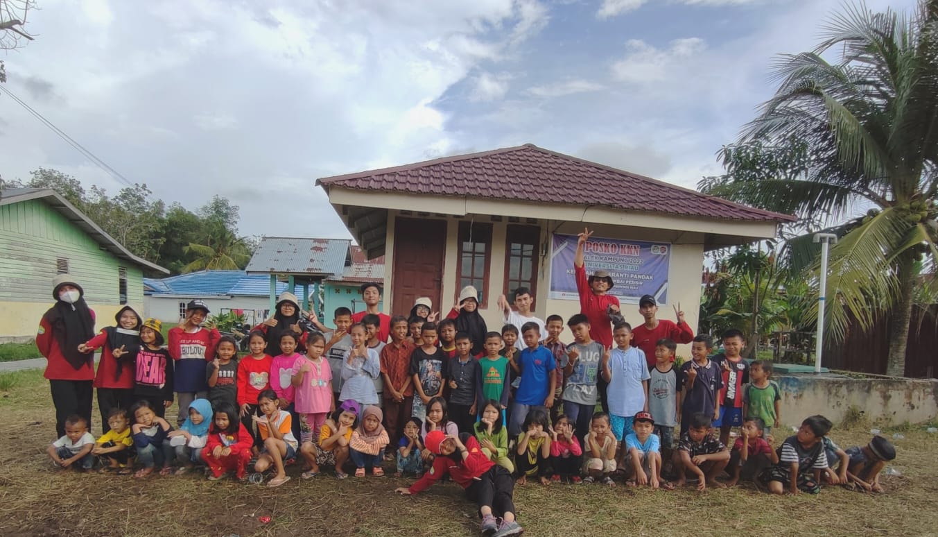 Mahasiswa Kukerta Universitas Riau Peringati Hari Anak Nasional 