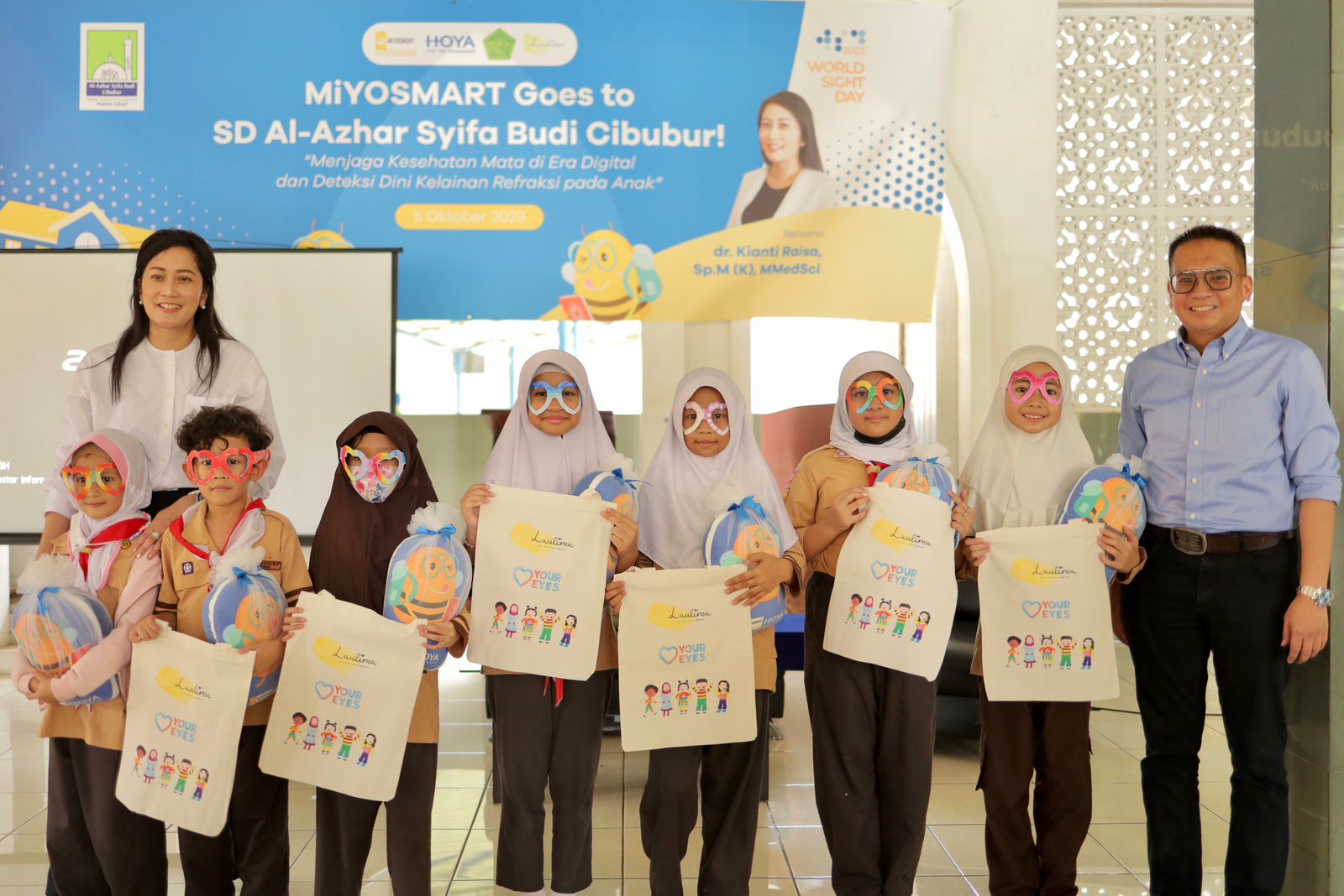 Meriahkan World Sight Day, HOYA gelar MiYOSMART Goes To School di SD Al Azhar Syifa Budi Cibubur