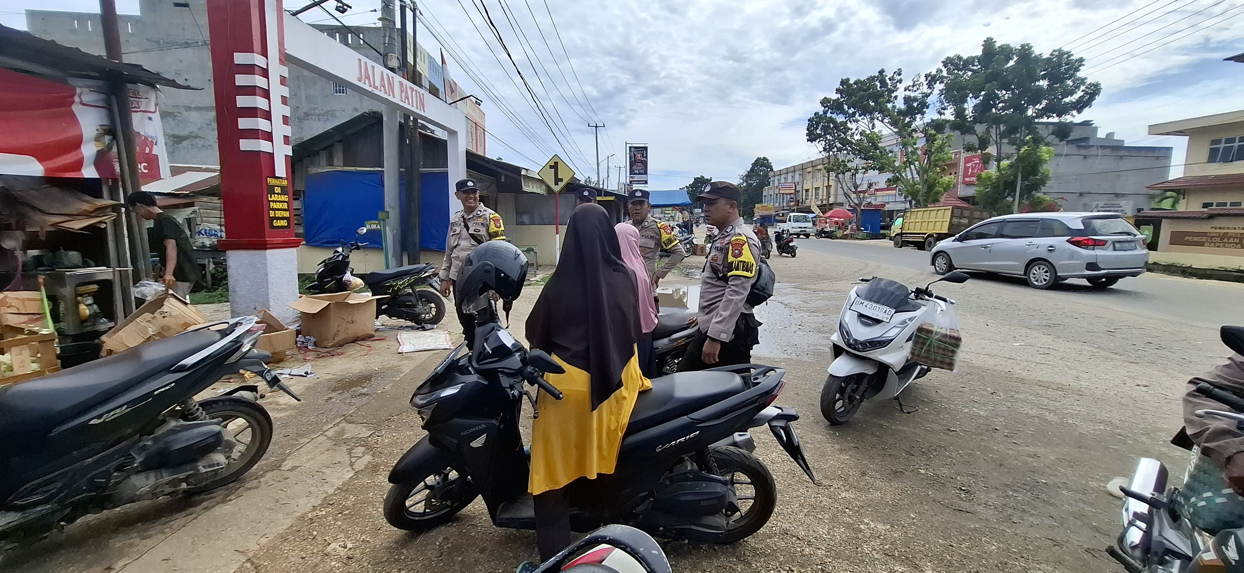 Patroli Polsek Rengat Barat, Merajut Kebersamaan dalam Perbedaan Pandangan Politik