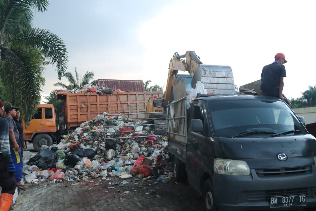 Siap-siap! DLHK Pekanbaru Gandeng Kepolisian Tertibkan Angkutan Sampah Mandiri