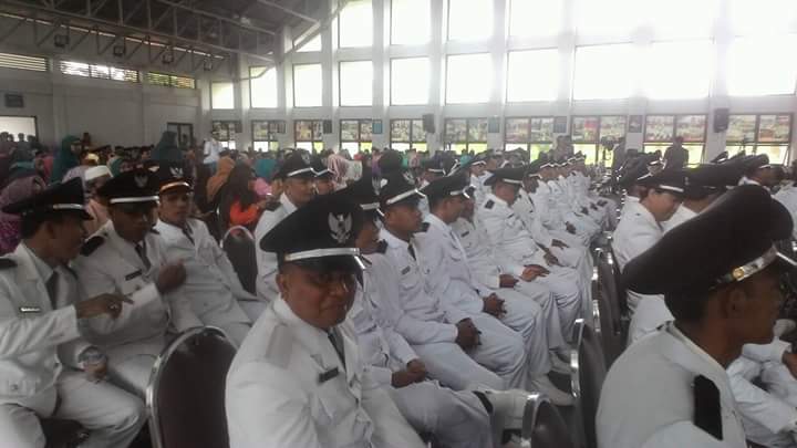 Kepada Kades Baru dilantik Bupati Himbau Untuk Bekerja Sepenuh Hati