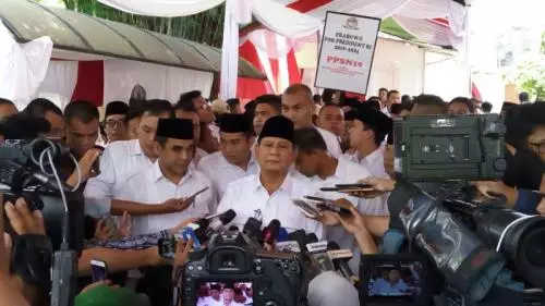 Canda Prabowo, Nama Presiden RI Harus Berakhiran Huruf O