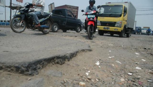 Pembangunan Jalan Poros Desa Perlu Digesa
