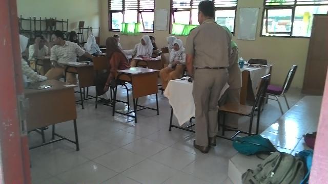 Walau Ada Satu Murid yang Sakit, UN SMP Hari Terakhir di Pekanbaru Tetap Lancar