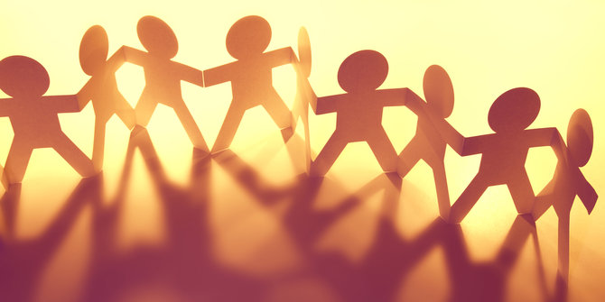 Saat tua, keluarga dan teman lebih penting daripada uang