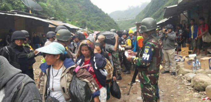 Menegangkan, Ini Video Detik-detik Baku Tembak Pembebasan Ratusan Sandera di Papua Oleh TNI & Polri