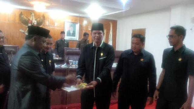 Wabup Rohil Sampaikan Nota Keuangan RAPBD-P 2016