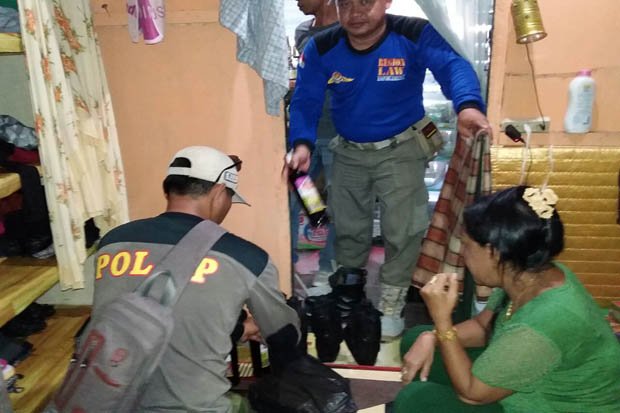 Berkedok Jualan Jamu, Nenek Penjual Miras Diamankan Satpol PP