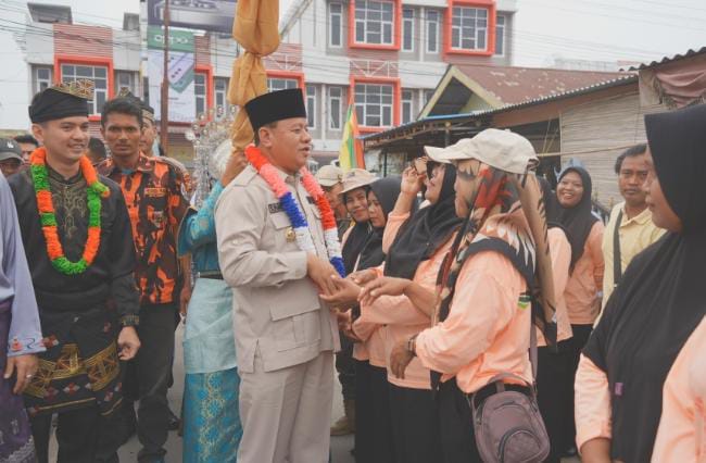 Festival Pacu Jalur Dibuka, Bupati Kuansing: Kecintaan Masyarakat terhadap Tradisi Semakin Tinggi