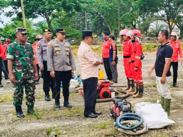 Solid Bersama Cegah Karhutla di Rohil, Polsek Rimba Melintang Gelar Apel Siaga