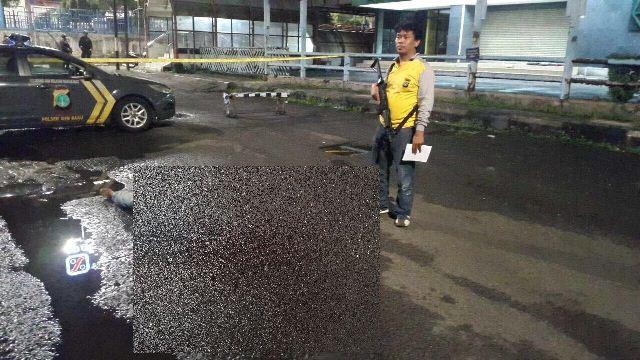 Polisi Olah TKP Penusukan 2 Brimob di Masjid Falatehan Jaksel