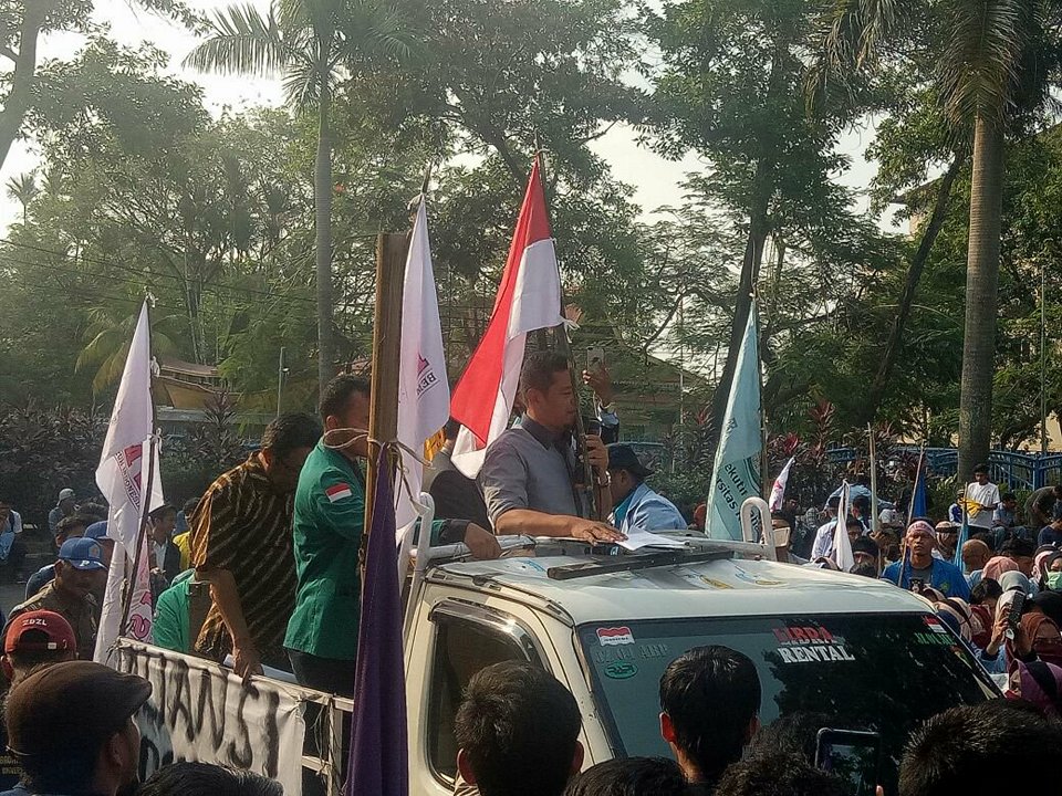 Demo BEM se Indonesia di Riau Sempat Memanas