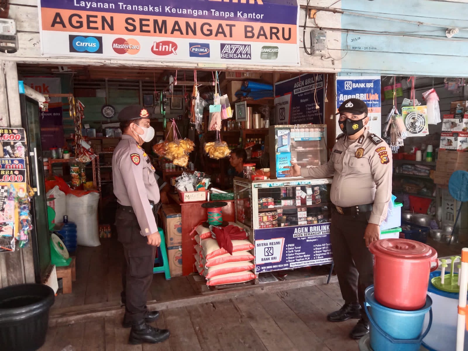 Polsek Kuala Kampar Sampaikan Pesan Kamtibmas Kepada Pegawai dan Security Bank