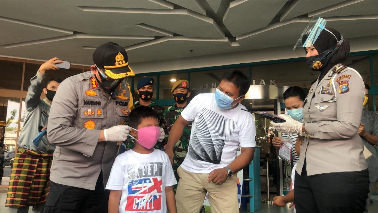 Ribuan Masker Dibagikan Polresta Pekanbaru Dan Jajaran Jelang Penerapan PSBM