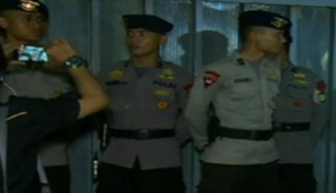 Tim KPK Sudah Tiga Jam di Rumah Setya Novanto