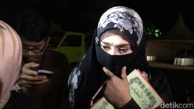 Usai Diperiksa 9 Jam, Firza Husein: Semua Sudah Dibantah!