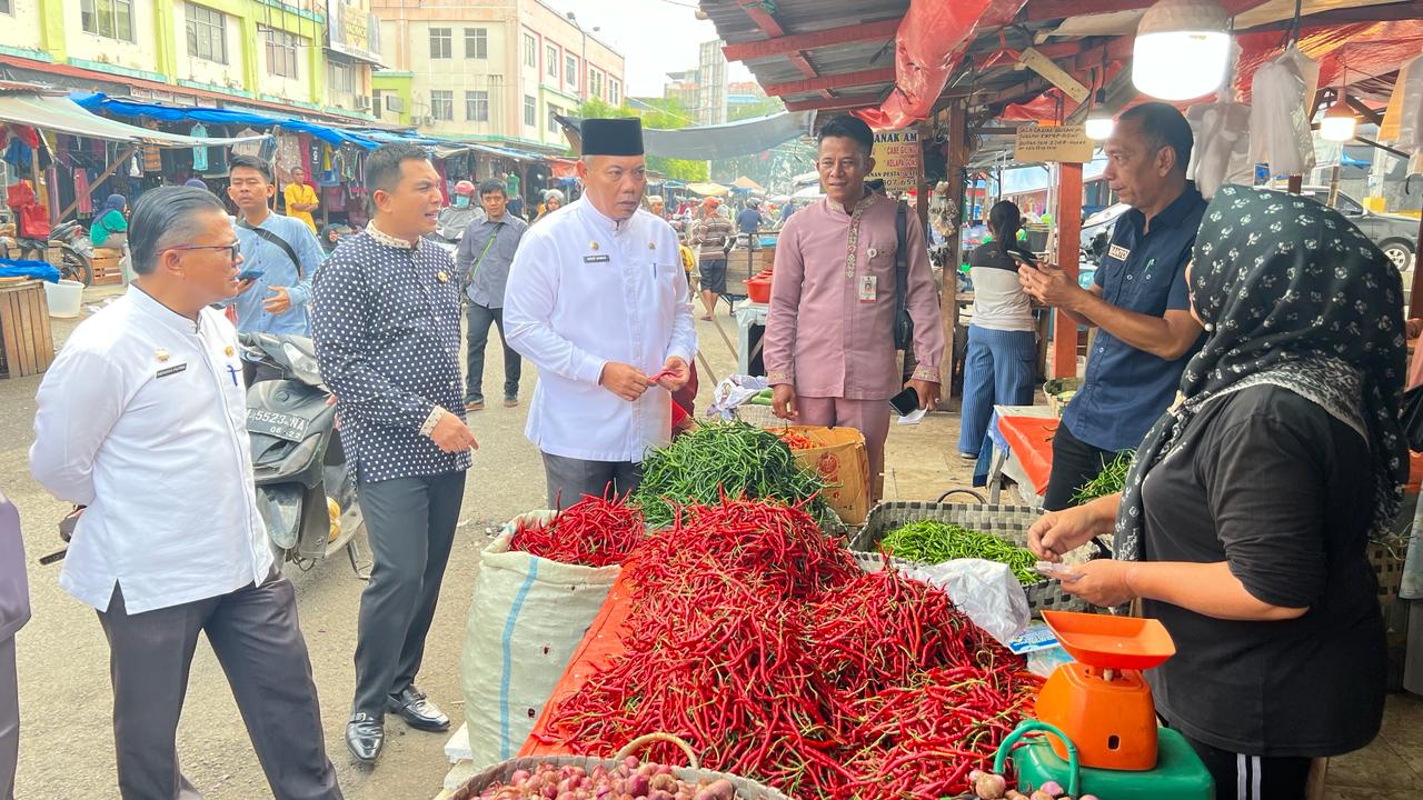 Cek Ketersediaan Bahan Pokok, Disperindag Pastikan Stok Cukup dan Harga Akan Melandai