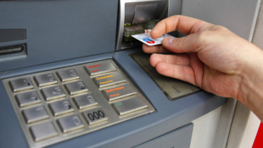 Ciri Mesin ATM yang Sudah Dipasangi Alat Curi Uang