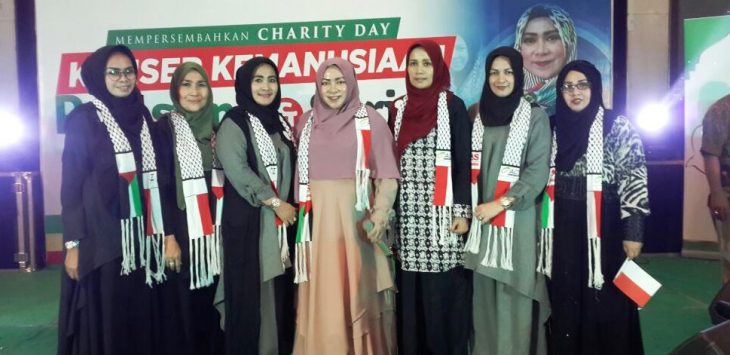 Dua Jam Nyanyi di Medan, Melly Goeslow Kumpulkan Rp600 Juta untuk Palestina dan Suriah