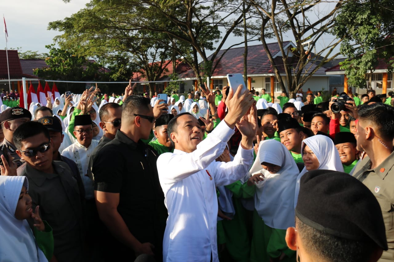 Jokowi Minta Bukan Hanya MTs N 3, Sekolah Serupa Juga Harus Diperhatikan