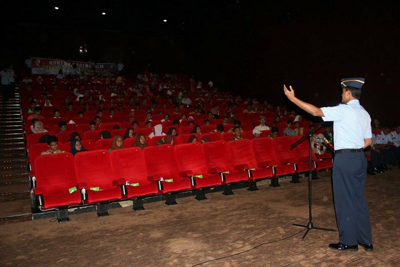 Lanud Rsn dan Paskhas Nobar Film Merah Putih Memanggil Bersama Pelajar di Bioskop