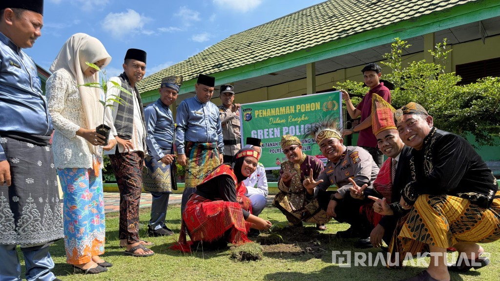 Green Policing, Kapolsek TPTM Tanam Pohon di Hari Sumpah Pemuda bersama Pelajar SMAN 1