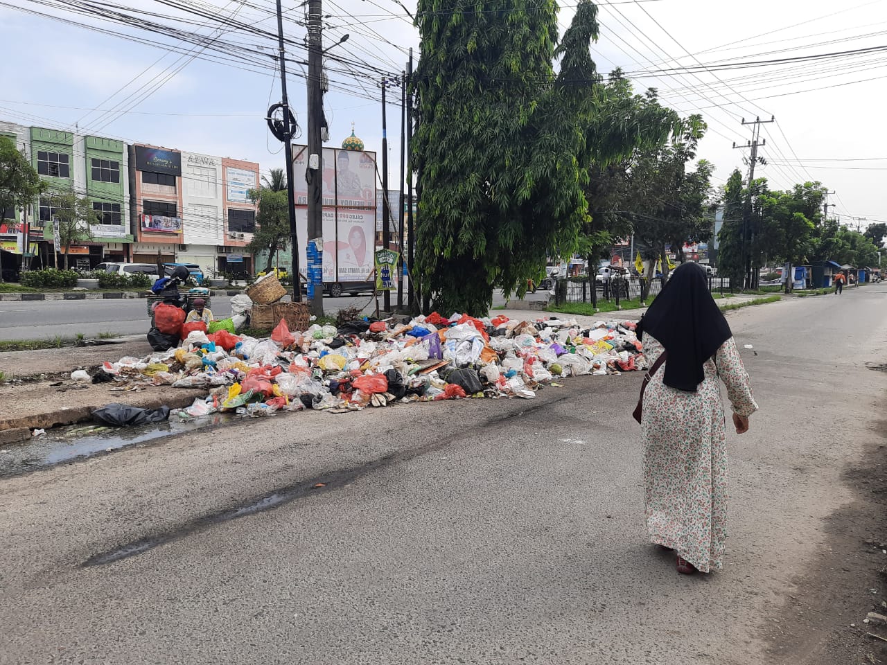 Sampah Menumpuk di TPS, DLHK Pekanbaru Sebut Ulah Angkutan Mandiri