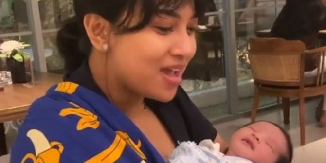 Buka Jahitan Langsung Makan di Resto, Celetukan Vanessa Angel Ini Bikin Gagal Fokus