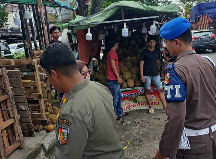 Banyak PKL Jualan di Atas Drainase, Satpol PP Pekanbaru: Penertiban Berlanjut