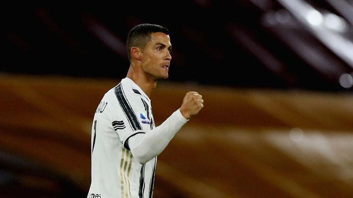 Seedorf Menunggu Rekornya Disamai Ronaldo