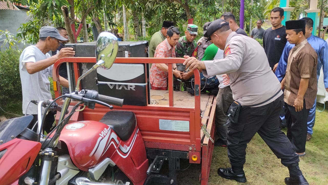 Jaga Kamtibmas, Polisi Kuala Kampar Gotong Royong Bantu Masyarakat