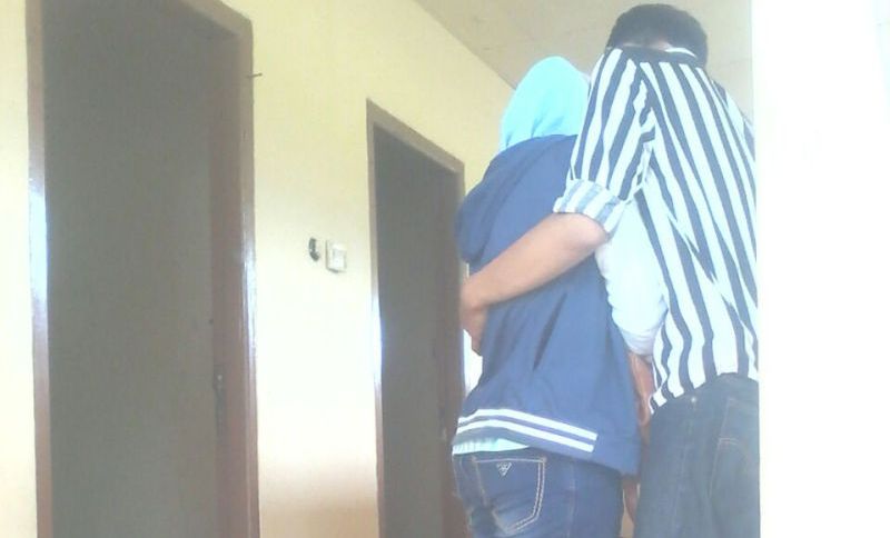 Bercumbu di Toilet Taman Kota, Pasangan Mesum Digerebek Satpol PP