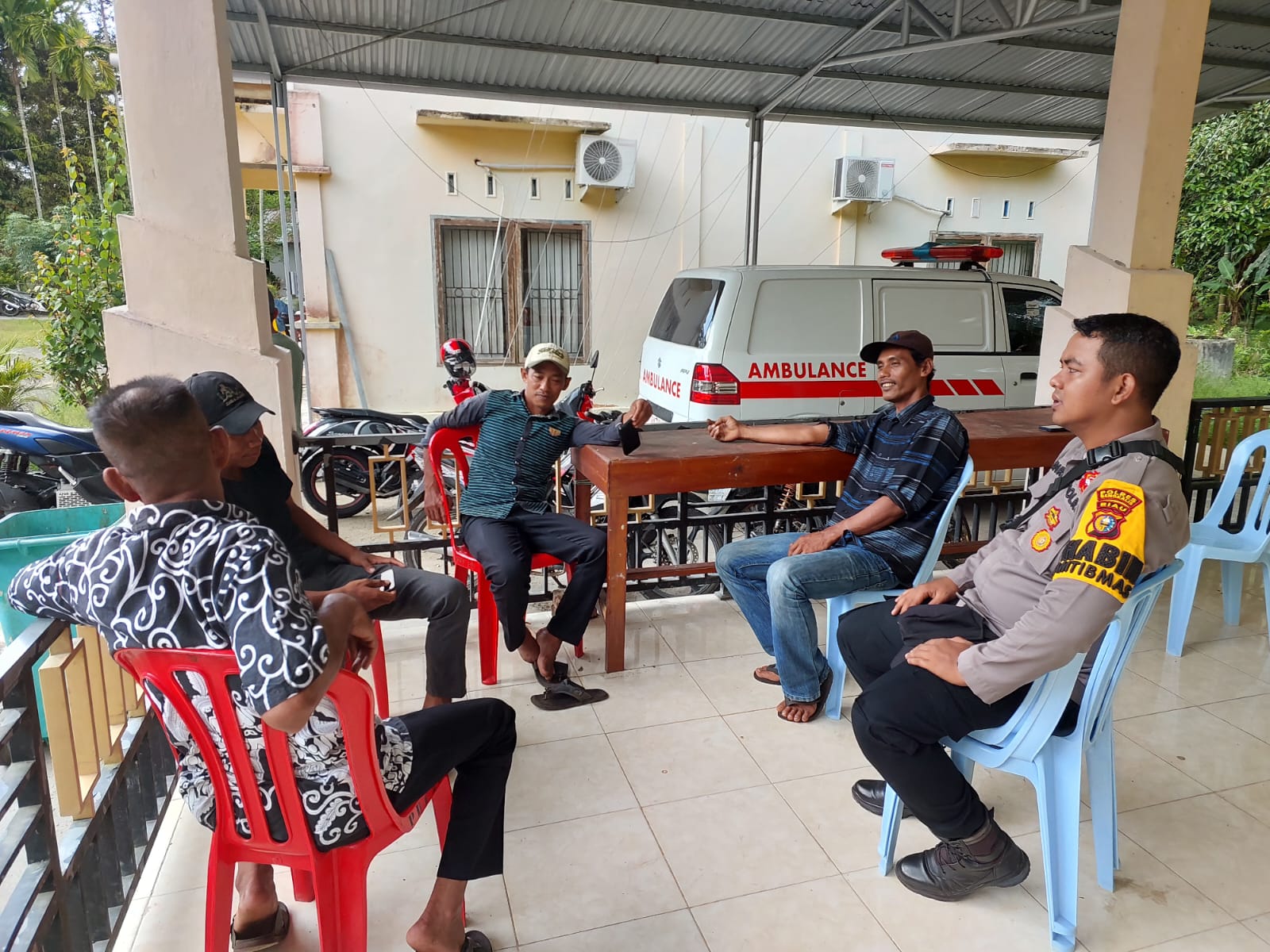 Bhabinkamtibmas Polsek Bengkalis Gencarkan Cooling System, Sampaikan Pesan Kamtibmas untuk Pilkada 2024 Damai