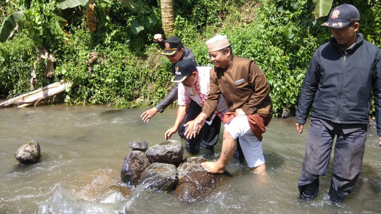 Akhir Kisah Tumpukan Batu Misterius Di Aliran Sungai Cibojong 1223