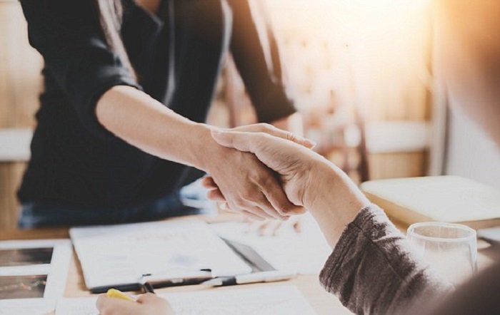 Ketahui Risiko Penyakit Jantung Bisa dari Cara Berjabat Tangan