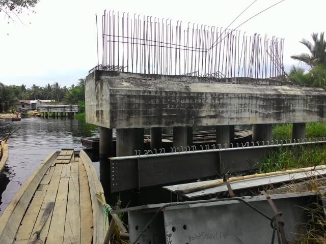 Jembatan Lubuk Gaung Terbengkalai Bupati Bengkalis Salahkan Kontraktor