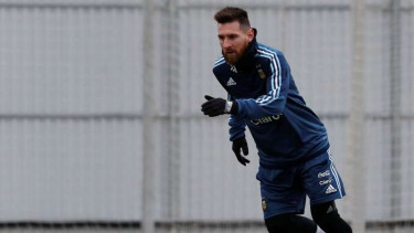 Video Aksi 'Gila' Messi di Latihan Timnas Argentina