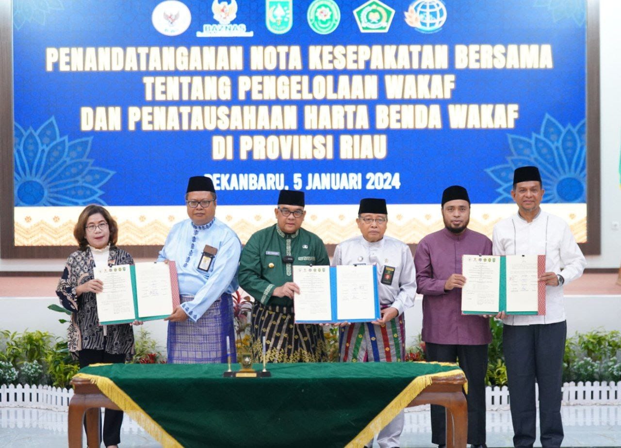 Pemprov Riau Bersama Instansi Terkait Tandatangani MoU Atasi Permasalahan Administrasi Harta Wakaf