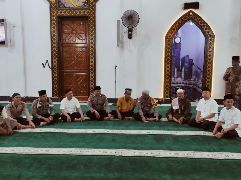 Usai Salat Subuh Berjamaah, Polres Kuansing Sosialisasi Pemilu Damai